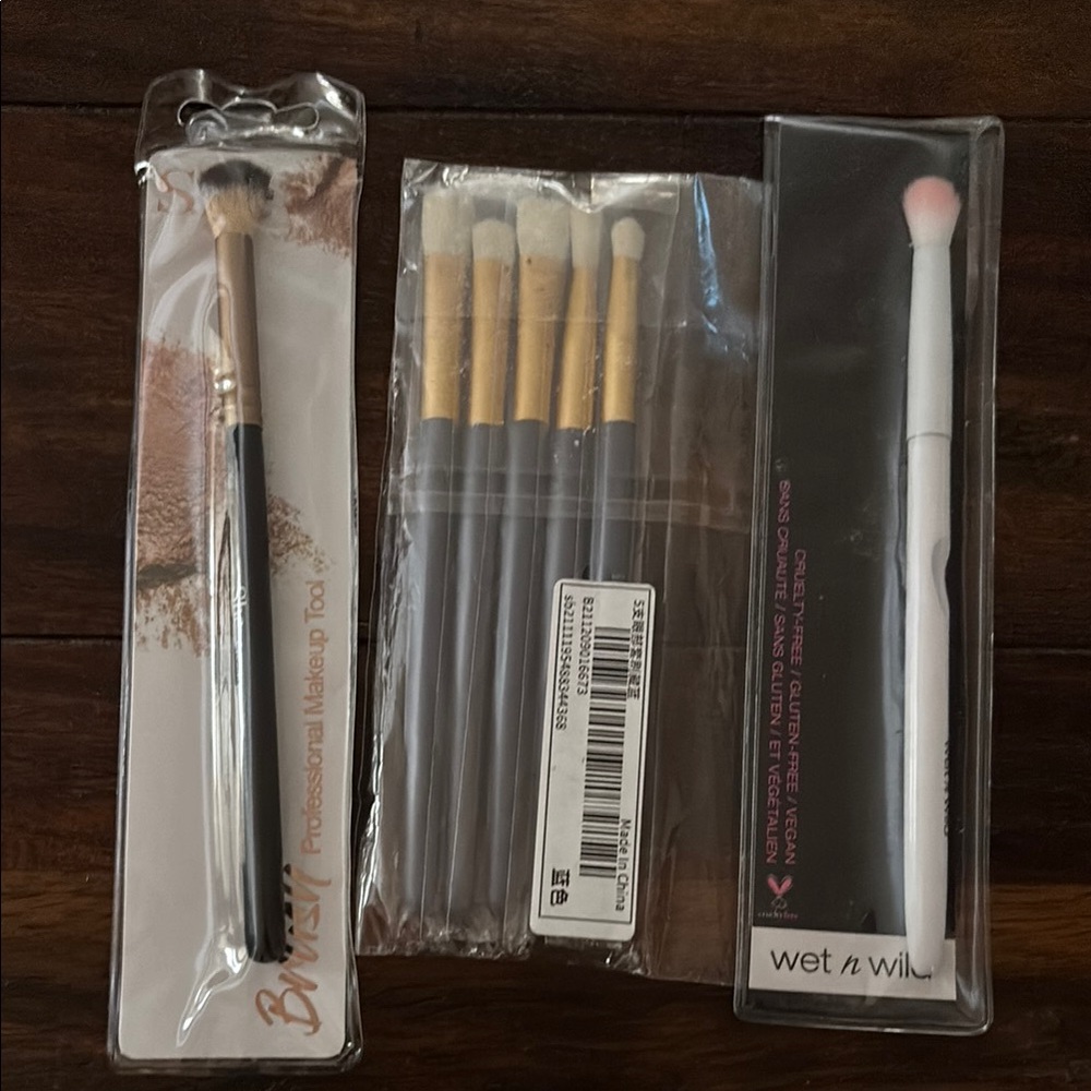 Assorted makeup Brushs. New!